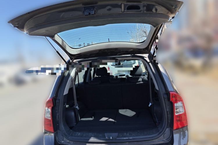 Used Kia Carens 2011 2.0L 7-Seater Automatic Standard Edition Trunk