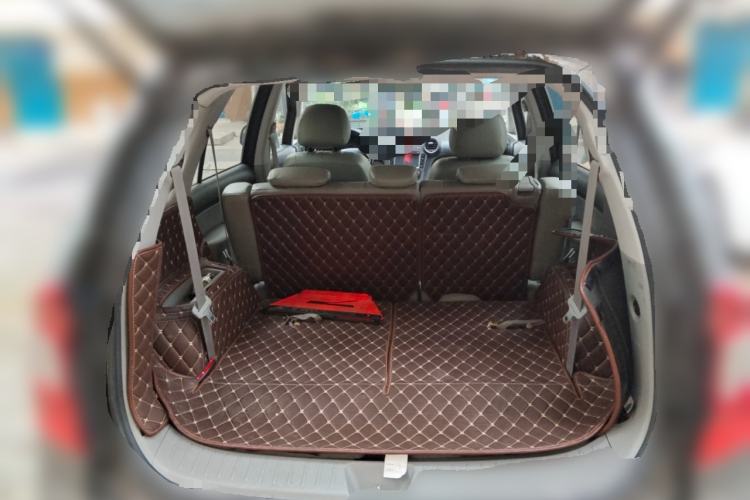 Used Kia Carens 2011 2.0L 7-Seater Automatic Standard Edition Trunk