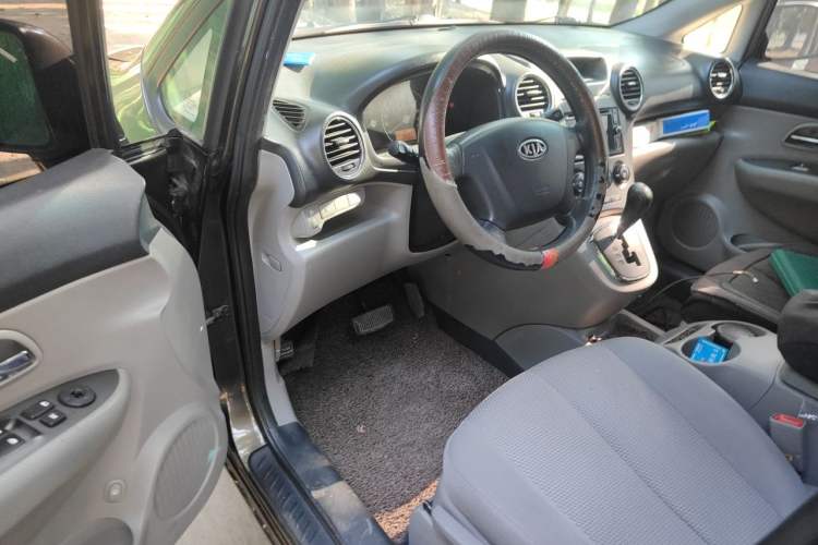 Used Kia Carens 2011 2.0L 7-Seater Automatic Standard Edition Driver Seat