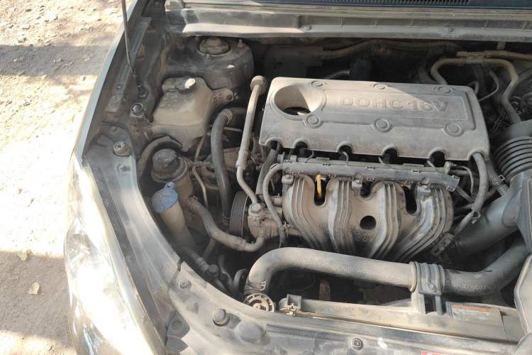 Used Kia Carens 2011 2.0L 7-Seater Automatic Standard Edition Engine Bay Right