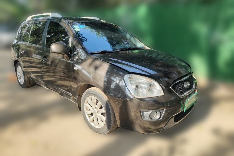 Used Kia Carens 2011 2.0L 7-Seater Automatic Standard Edition Front Right 45 Deg