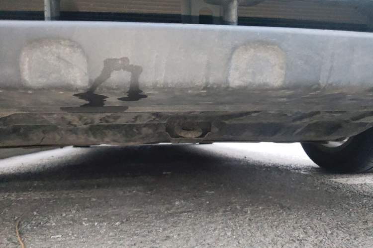 Used Kia Carens 2011 2.0L 7-Seater Automatic Standard Edition Chassis Front