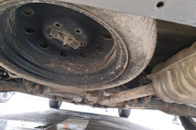 Used Kia Carens 2011 1.6L 5-Seater Manual Comfort Edition Chassis Rear