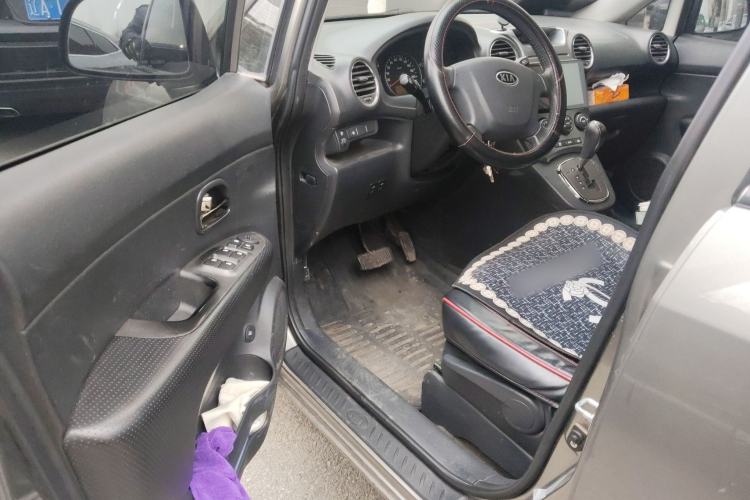 Used Kia Carens 2011 2.0L 7-Seater Automatic Standard Edition Driver Seat