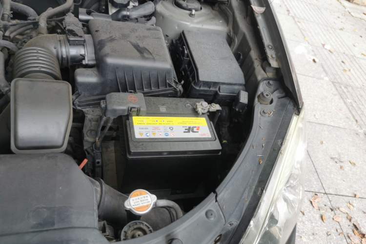 Used Kia Carens 2011 2.0L 5-Seater Automatic Standard Edition Engine Bay Left