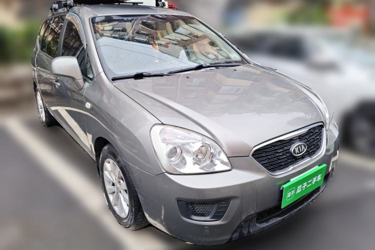Used Kia Carens 2011 1.6L 5-Seater Manual Comfort Edition Front Right 45 Deg