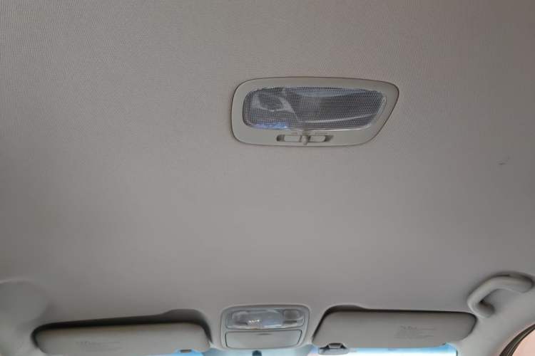 Used Kia Carens 2011 1.6L 5-Seater Manual Comfort Edition Headliner