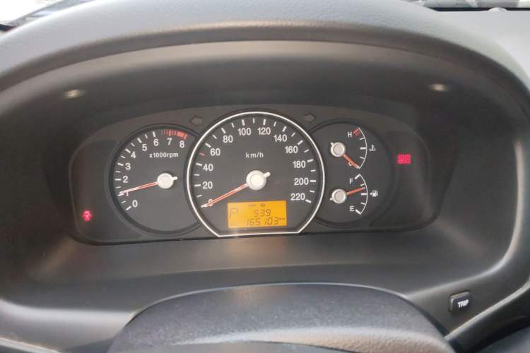 Used Kia Carens 2011 2.0L 7-Seater Automatic Standard Edition Instrument Cluster