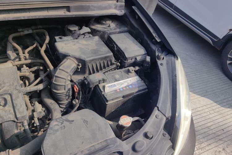 Used Kia Carens 2011 1.6L 5-seat Automatic Luxury Edition Engine Bay Left