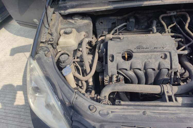 Used Kia Carens 2011 1.6L 5-seat Automatic Luxury Edition Engine Bay Right