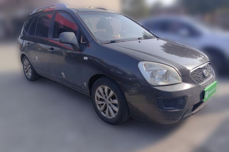 Used Kia Carens 2011 1.6L 5-seat Automatic Luxury Edition Front Right 45 Deg