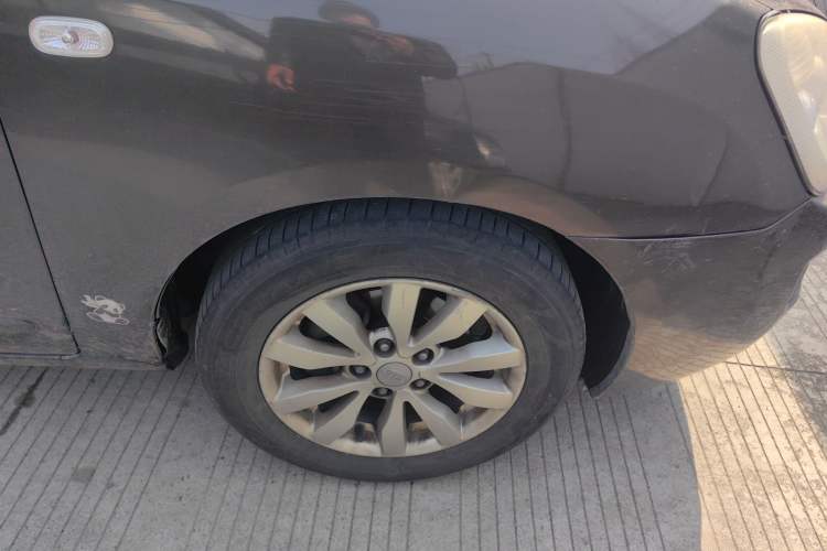 Used Kia Carens 2011 1.6L 5-seat Automatic Luxury Edition Right Front Wheel Hub