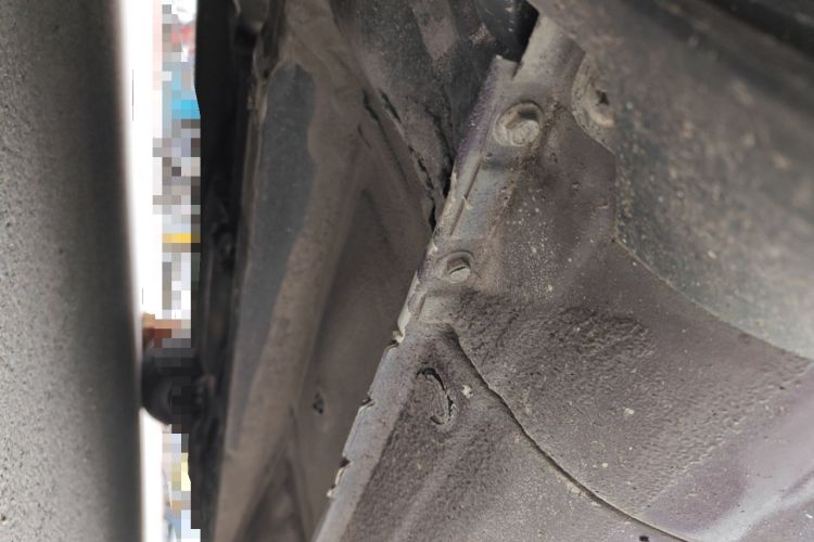 Used Kia Carens 2011 2.0L 7-Seater Automatic Standard Edition Chassis Front Left