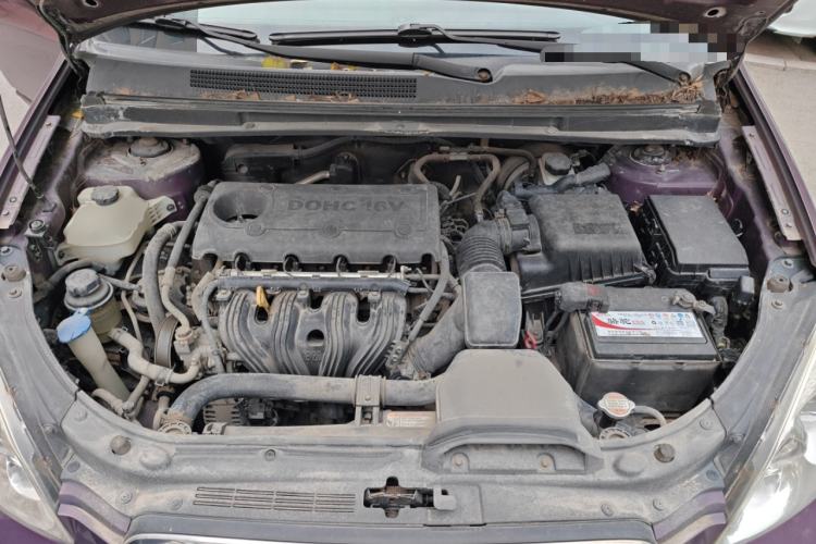 Used Kia Carens 2011 2.0L 7-Seater Automatic Standard Edition Engine Bay