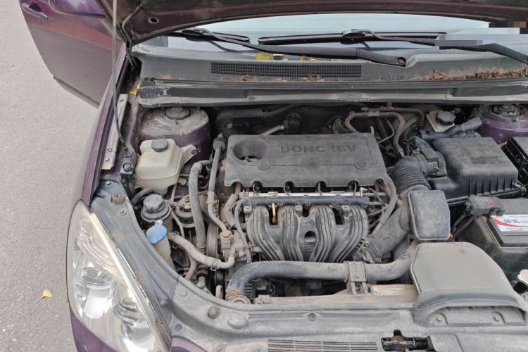 Used Kia Carens 2011 2.0L 7-Seater Automatic Standard Edition Engine Bay Right