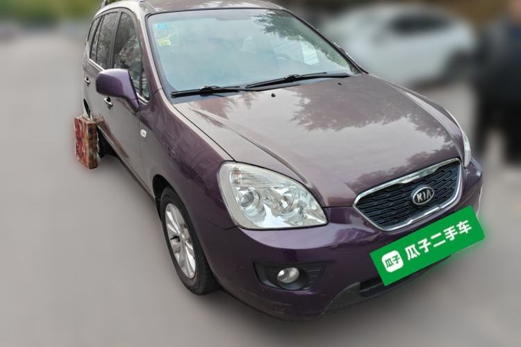 Used Kia Carens 2011 2.0L 7-Seater Automatic Standard Edition Front Right 45 Deg
