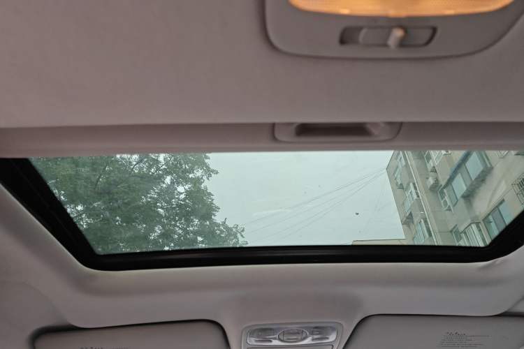Used Kia Carens 2011 2.0L 7-Seater Automatic Standard Edition Headliner
