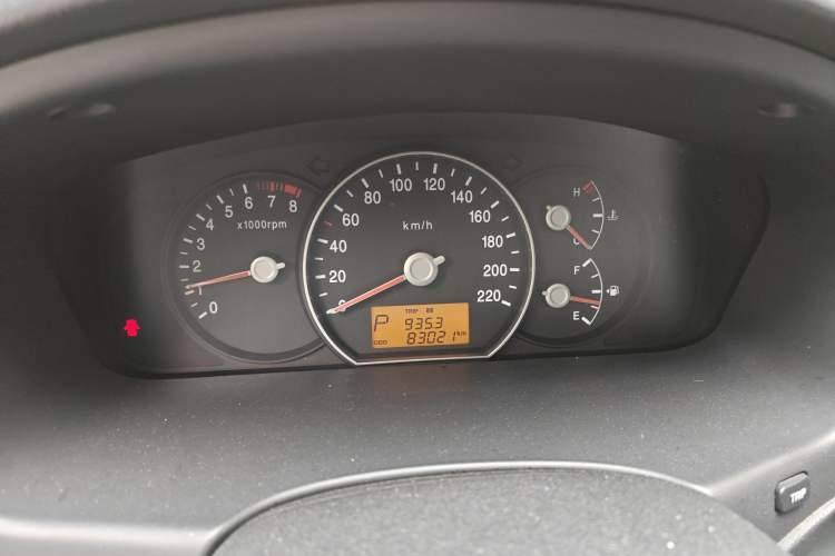 Used Kia Carens 2011 2.0L 7-Seater Automatic Standard Edition Instrument Cluster