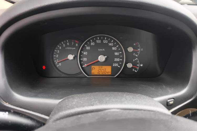 Used Kia Carens 2011 2.0L 7-Seater Automatic Standard Edition Instrument Cluster