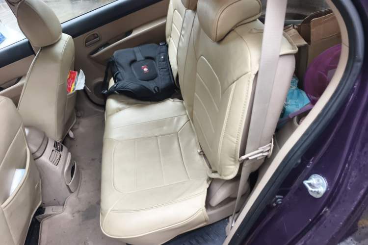 Used Kia Carens 2011 2.0L 7-Seater Automatic Standard Edition Left Rear Seat