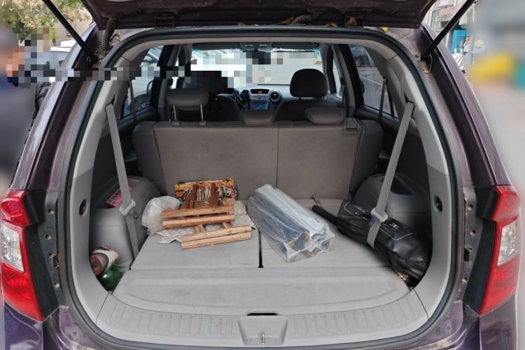 Used Kia Carens 2011 2.0L 7-Seater Automatic Standard Edition Trunk