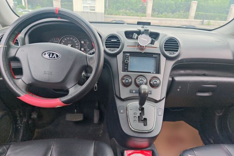 Used Kia Carens 2011 2.0L 7-Seater Automatic Comfort Edition Center Console