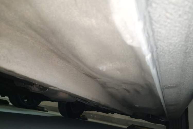 Used Kia Carens 2011 2.0L 7-Seater Automatic Standard Edition Chassis Front Left