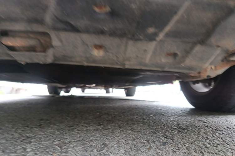 Used Kia Carens 2011 1.6L 5-Seater Manual Comfort Edition Chassis Front