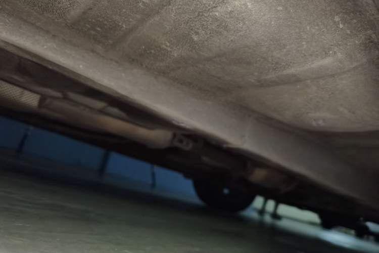 Used Kia Carens 2011 2.0L 7-Seater Automatic Standard Edition Chassis Front Right