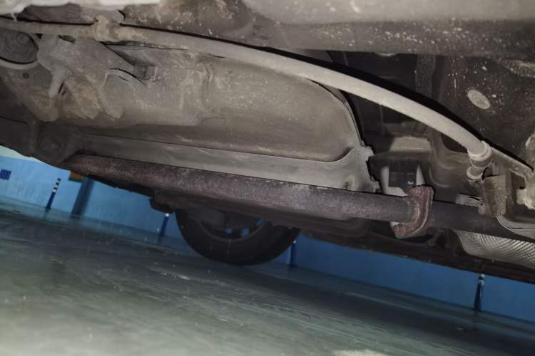 Used Kia Carens 2011 2.0L 7-Seater Automatic Standard Edition Chassis Rear Right