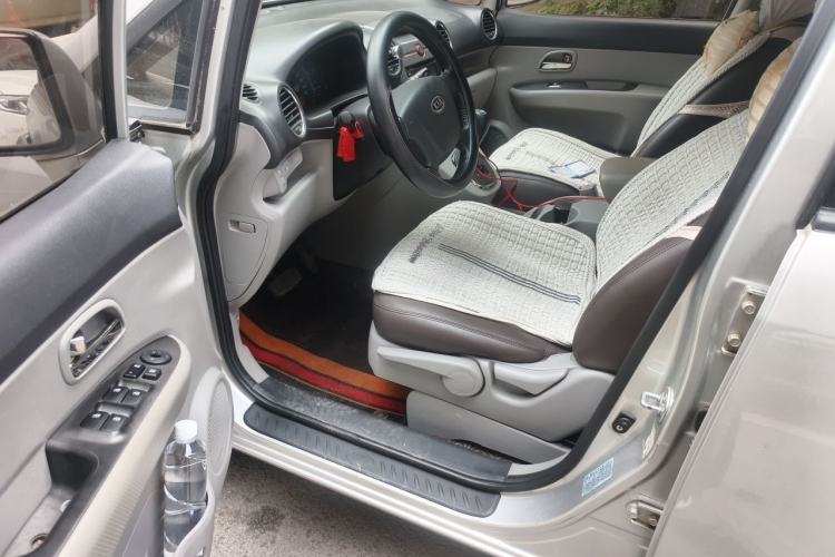 Used Kia Carens 2011 2.0L 7-Seater Automatic Standard Edition Driver Seat