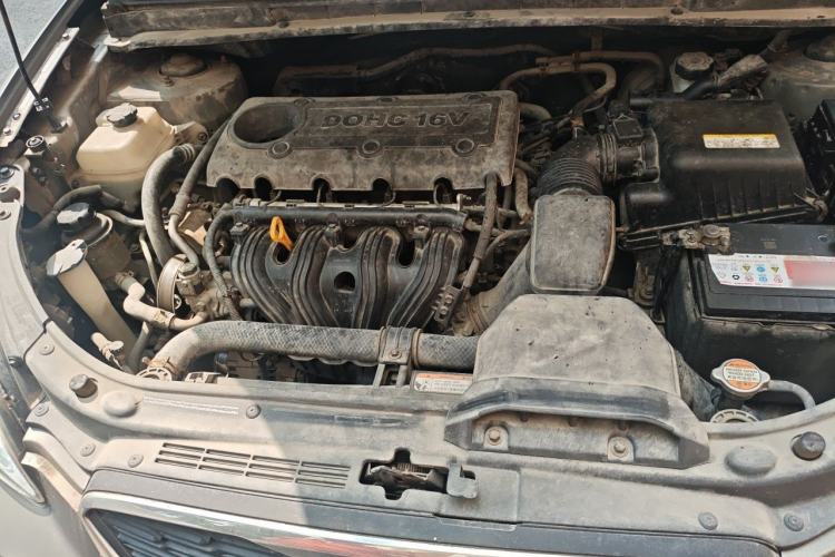 Used Kia Carens 2011 2.0L 7-Seater Automatic Standard Edition Engine Bay