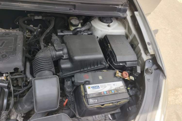 Used Kia Carens 2011 2.0L 7-Seater Automatic Standard Edition Engine Bay Left