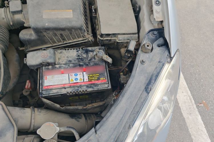Used Kia Carens 2011 2.0L 7-Seater Automatic Comfort Edition Engine Bay Left