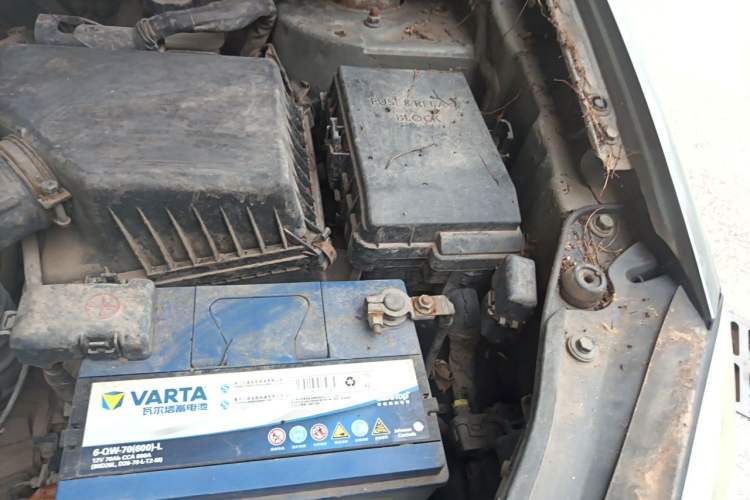 Used Kia Carens 2011 1.6L 5-Seater Manual Comfort Edition Engine Bay Left