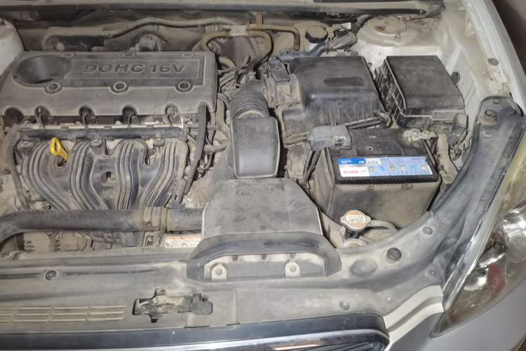 Used Kia Carens 2011 2.0L 7-Seater Automatic Standard Edition Engine Bay Left