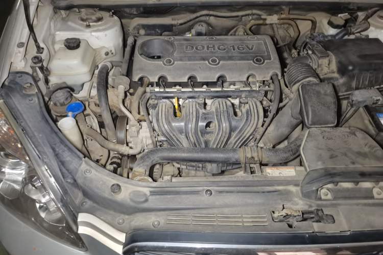 Used Kia Carens 2011 2.0L 7-Seater Automatic Standard Edition Engine Bay Right