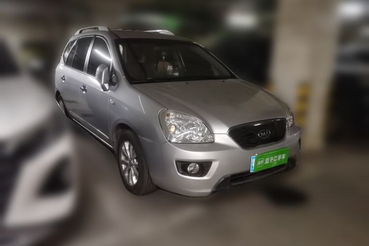 Used Kia Carens 2011 2.0L 5-Seater Automatic Comfort Edition Front Right 45 Deg