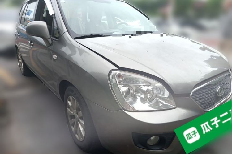 Used Kia Carens 2011 1.6L 5-Seater Manual Comfort Edition Front Right 45 Deg