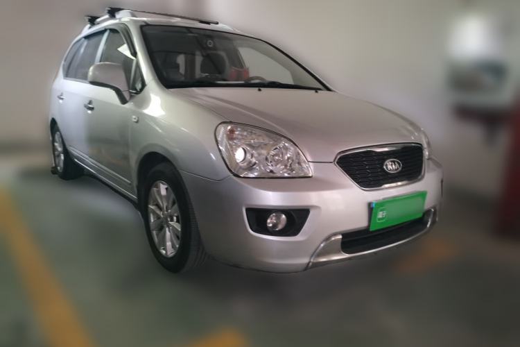 Used Kia Carens 2011 2.0L 7-Seater Automatic Standard Edition Front Right 45 Deg