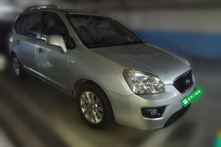 Used Kia Carens 2011 2.0L 7-Seater Automatic Standard Edition Front Right 45 Deg