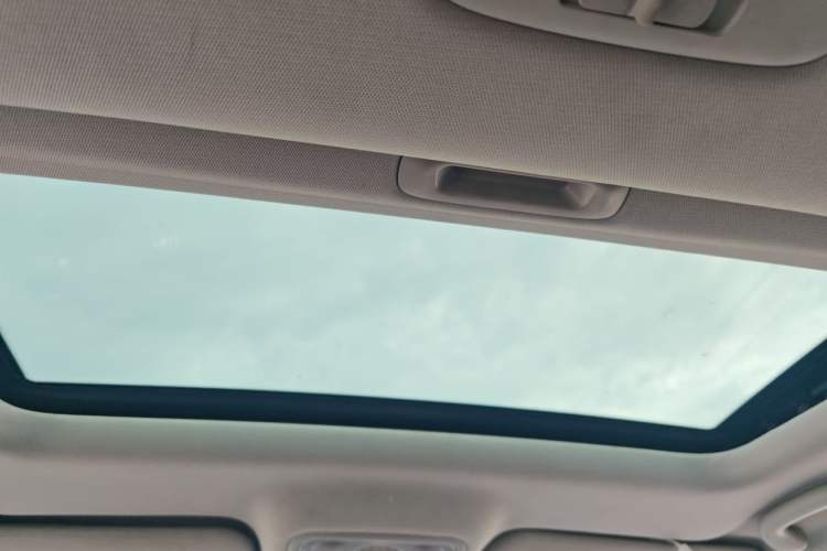 Used Kia Carens 2011 2.0L 7-Seater Automatic Comfort Edition Headliner