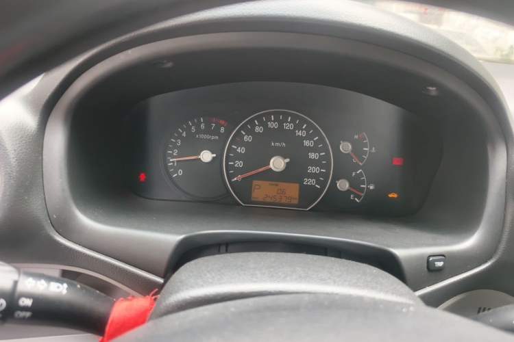 Used Kia Carens 2011 2.0L 7-Seater Automatic Standard Edition Instrument Cluster