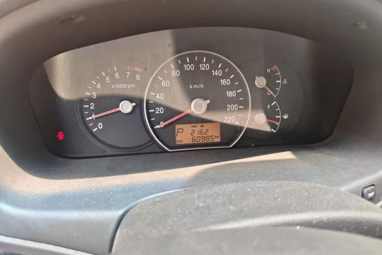 Used Kia Carens 2011 2.0L 7-Seater Automatic Standard Edition Instrument Cluster