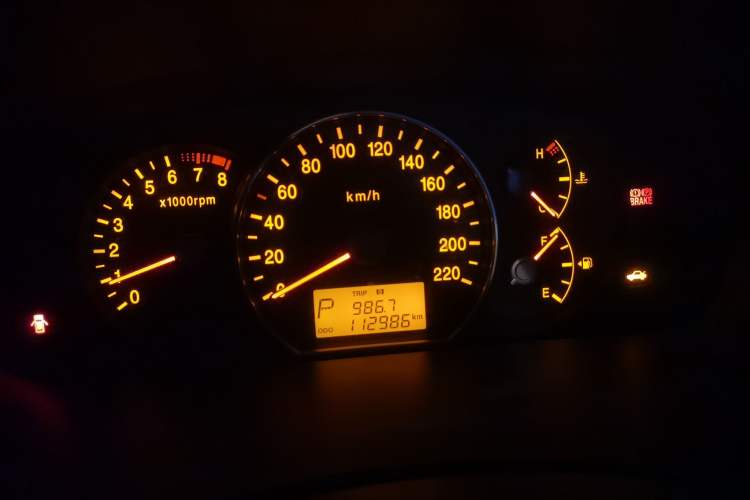 Used Kia Carens 2011 2.0L 5-Seater Automatic Comfort Edition Instrument Cluster