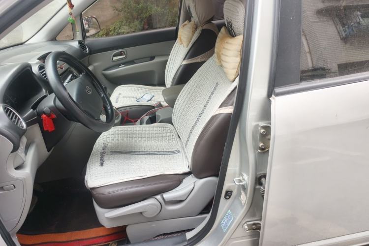 Used Kia Carens 2011 2.0L 7-Seater Automatic Standard Edition Left Front Seat