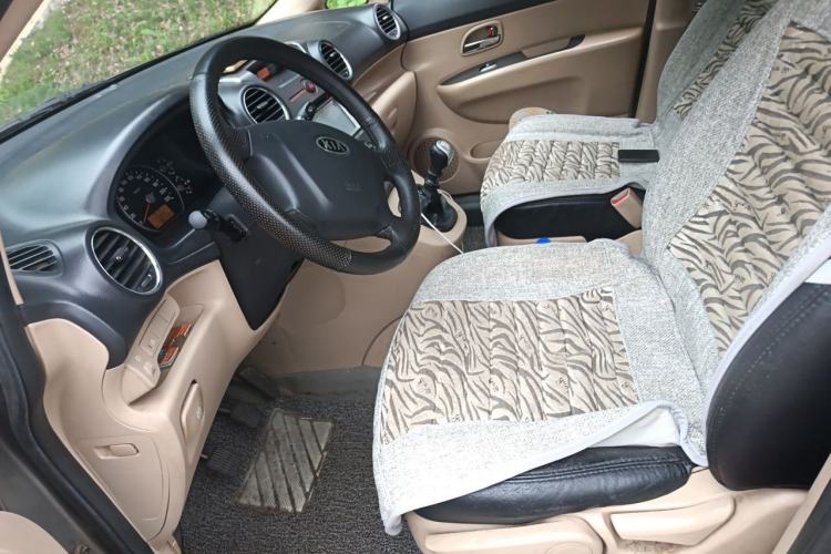 Used Kia Carens 2011 1.6L 5-Seater Manual Comfort Edition Left Front Seat