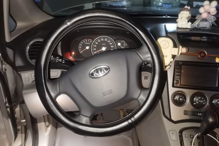 Used Kia Carens 2011 2.0L 5-Seater Automatic Comfort Edition Steering Wheel