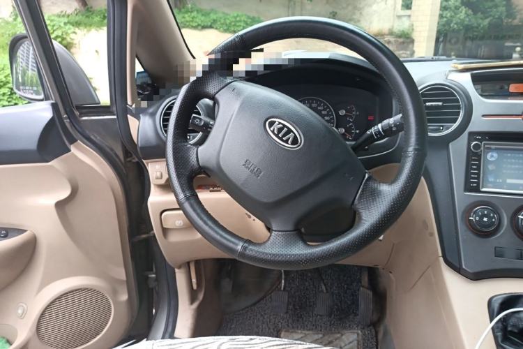 Used Kia Carens 2011 1.6L 5-Seater Manual Comfort Edition Steering Wheel