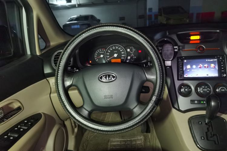 Used Kia Carens 2011 2.0L 7-Seater Automatic Standard Edition Steering Wheel
